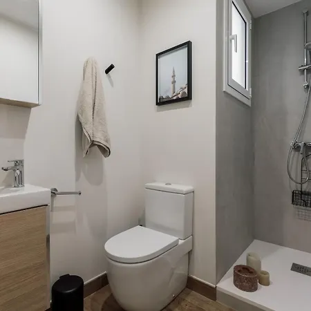 Balat - 2 Bedrooms And Terrace In Eixample Dreta Barcelona